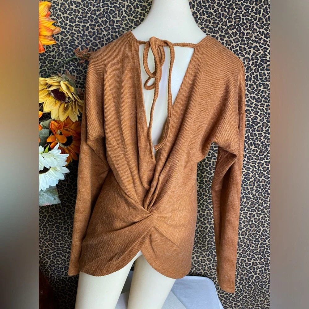 🌴3/$30🌴DOE & RAE Ginger Long Sleeve Open Back Sweater NWT